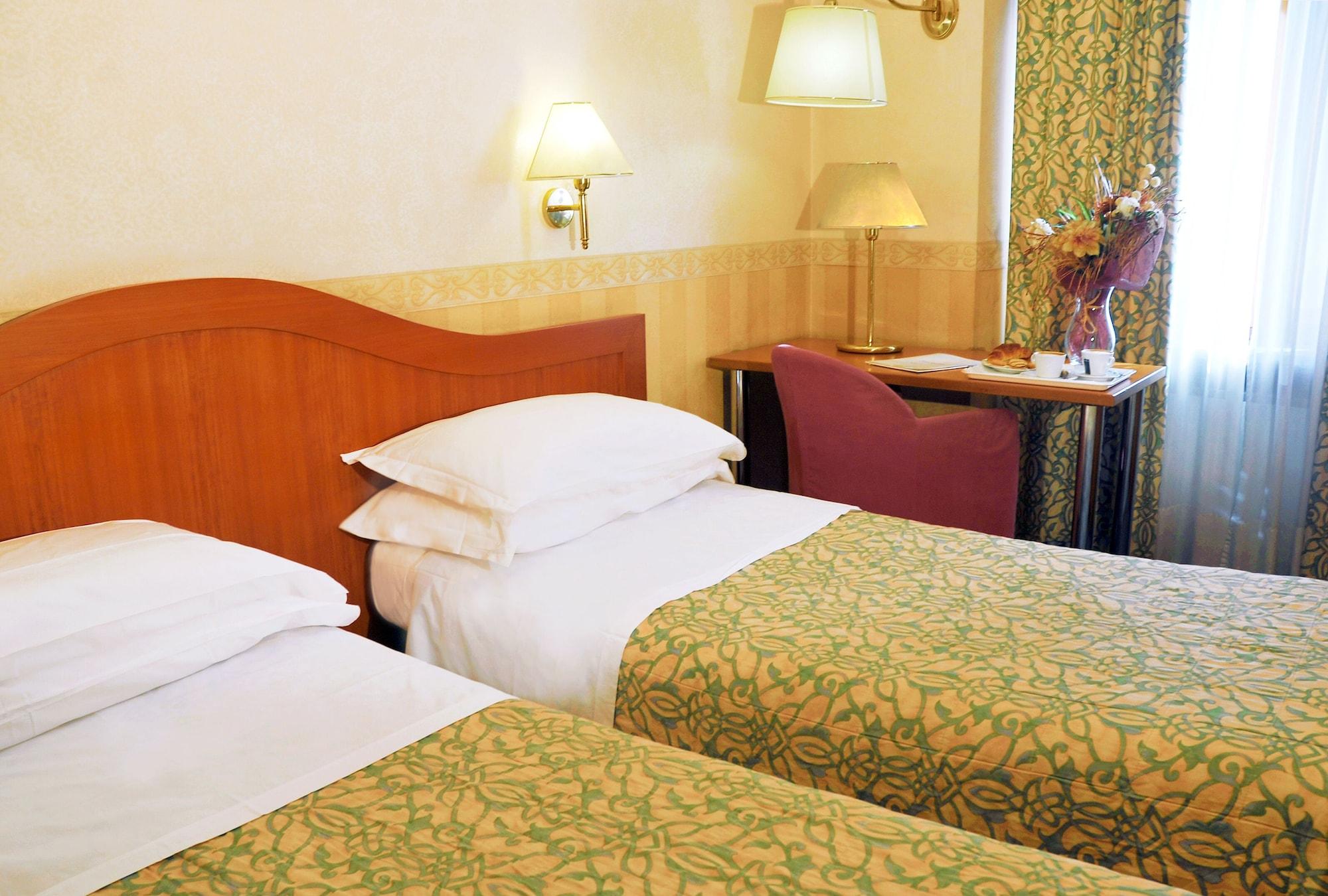 Amadeus E Teatro Hotel Turin