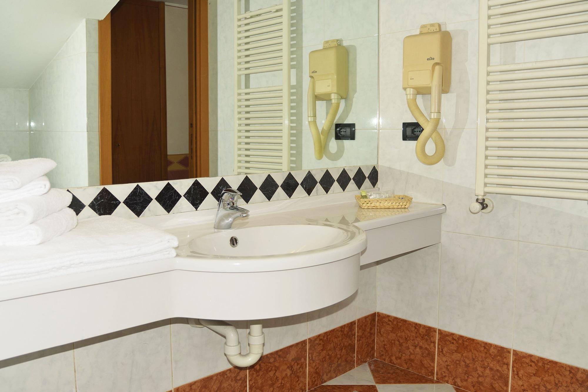 Amadeus E Teatro Hotel 3*