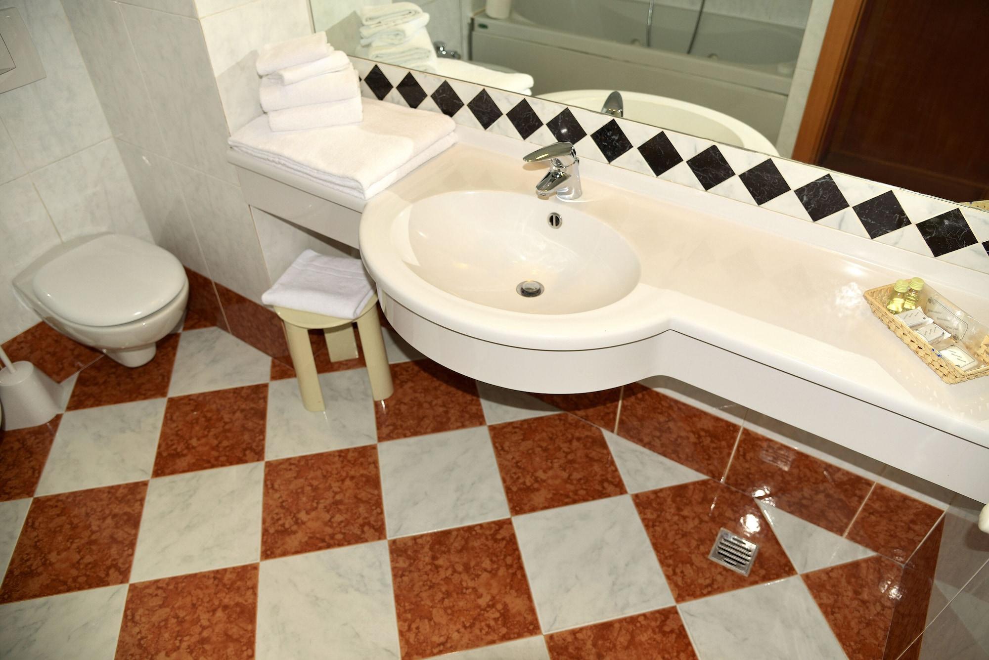 Amadeus E Teatro Hotel 3*