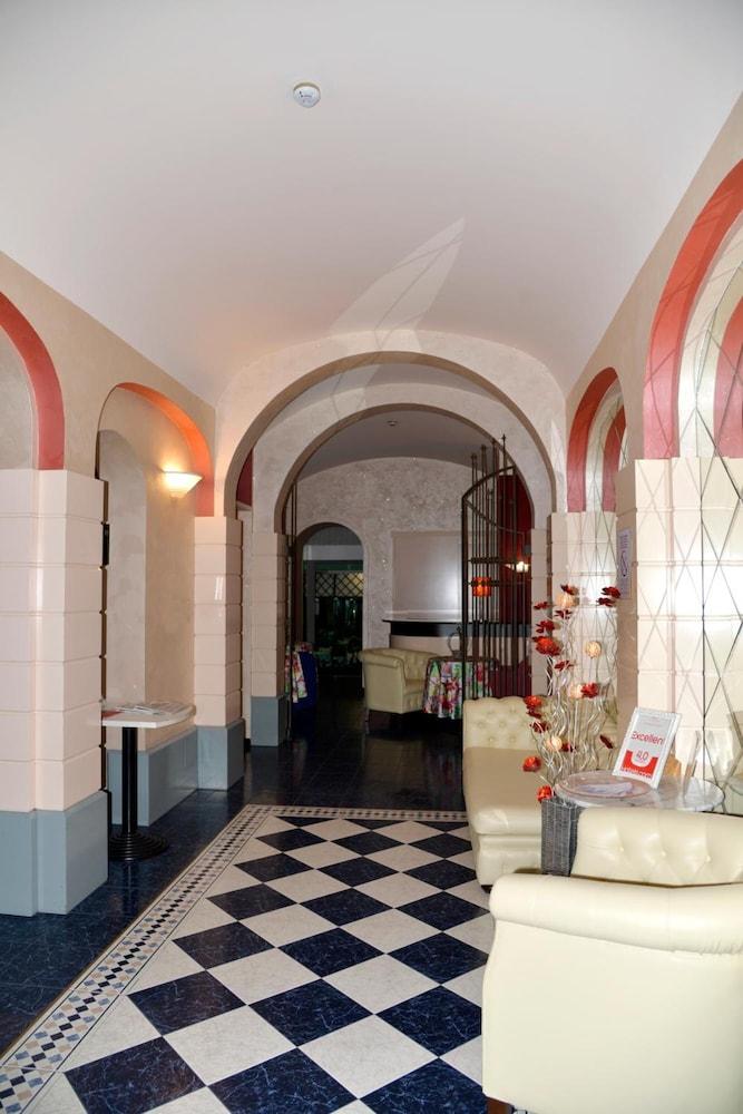 Amadeus E Teatro Hotel