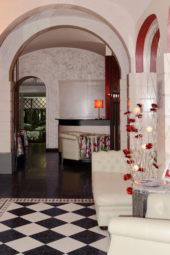 Amadeus E Teatro Hotel