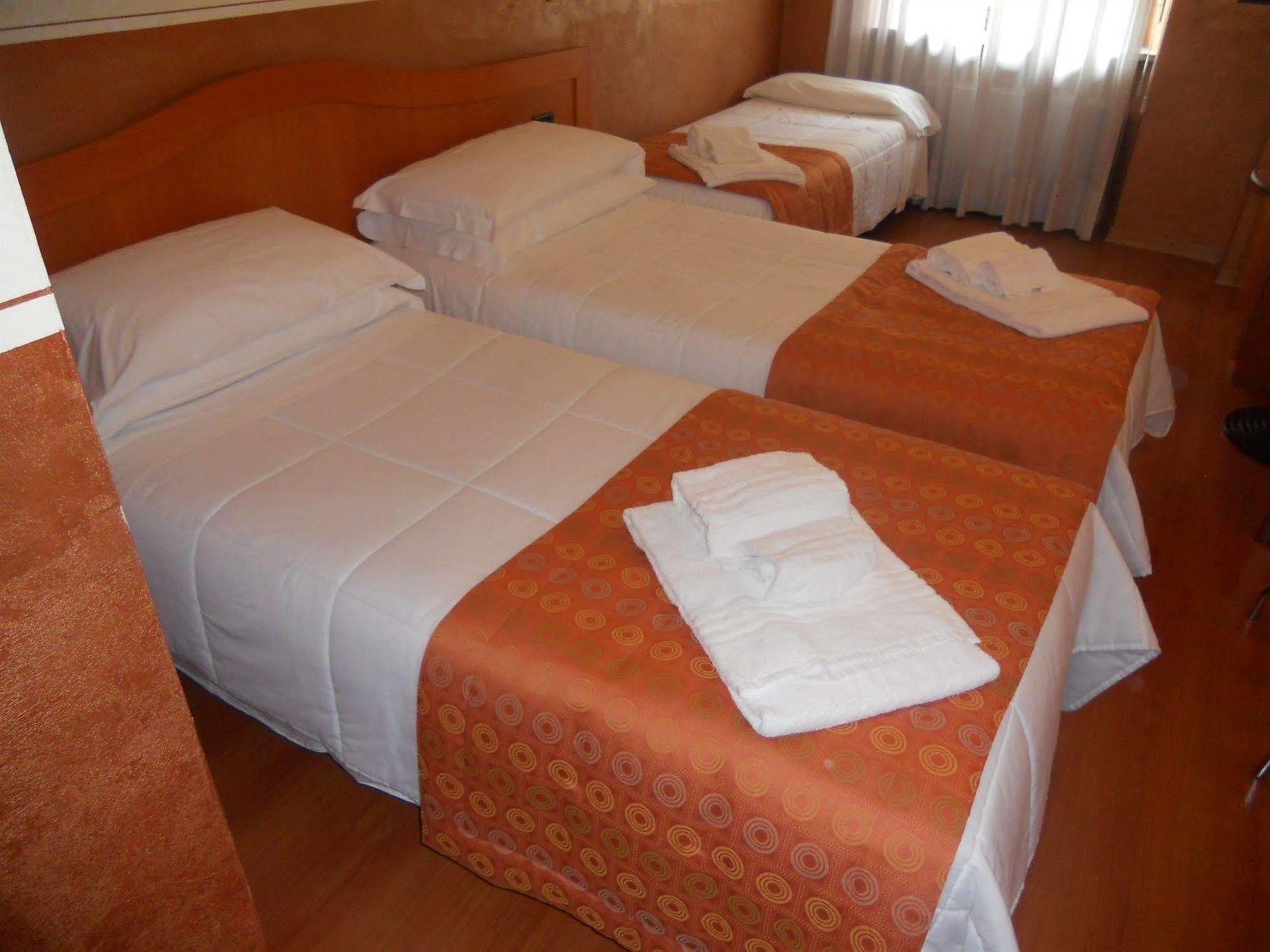 Amadeus E Teatro Hotel