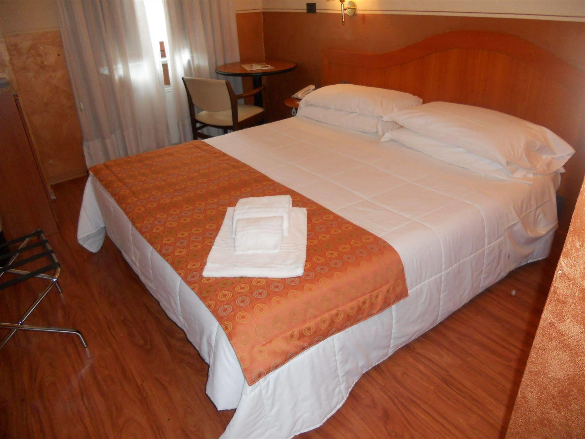 Hotel Amadeus E Teatro